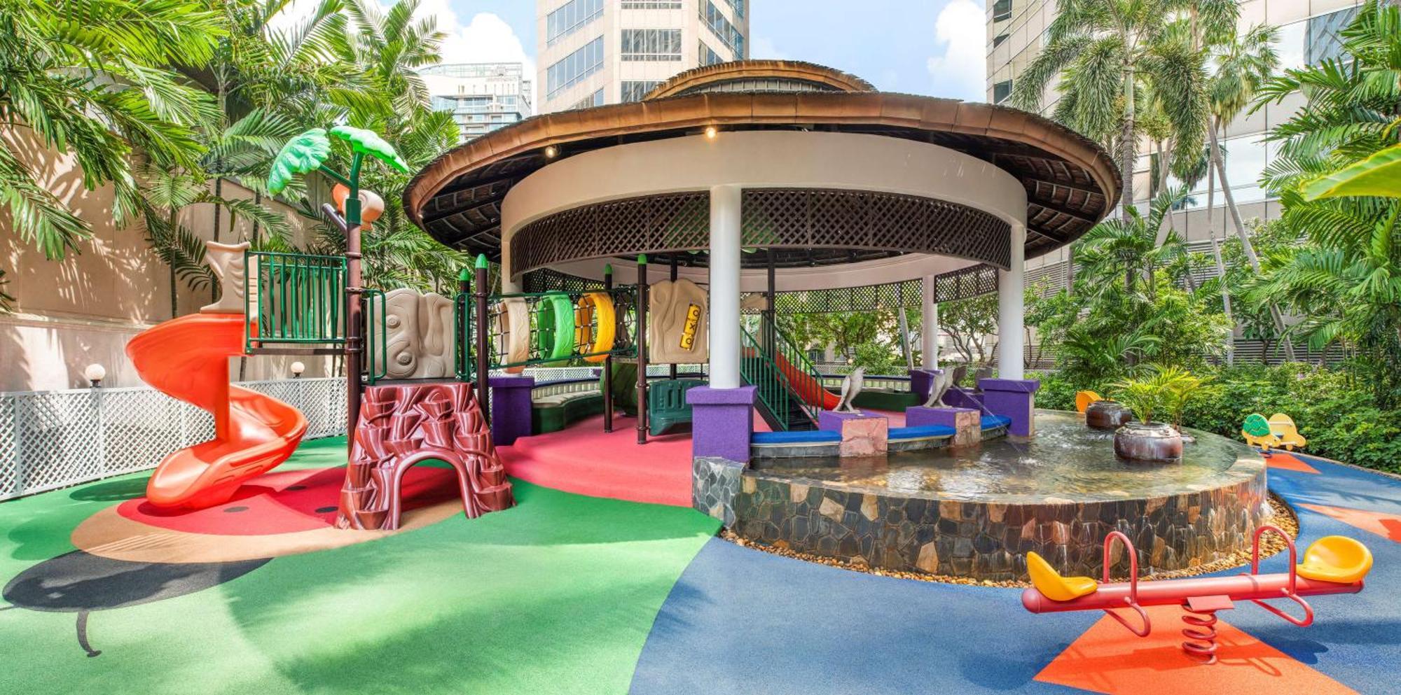 Conrad Bangkok Hotel Exterior foto Playground